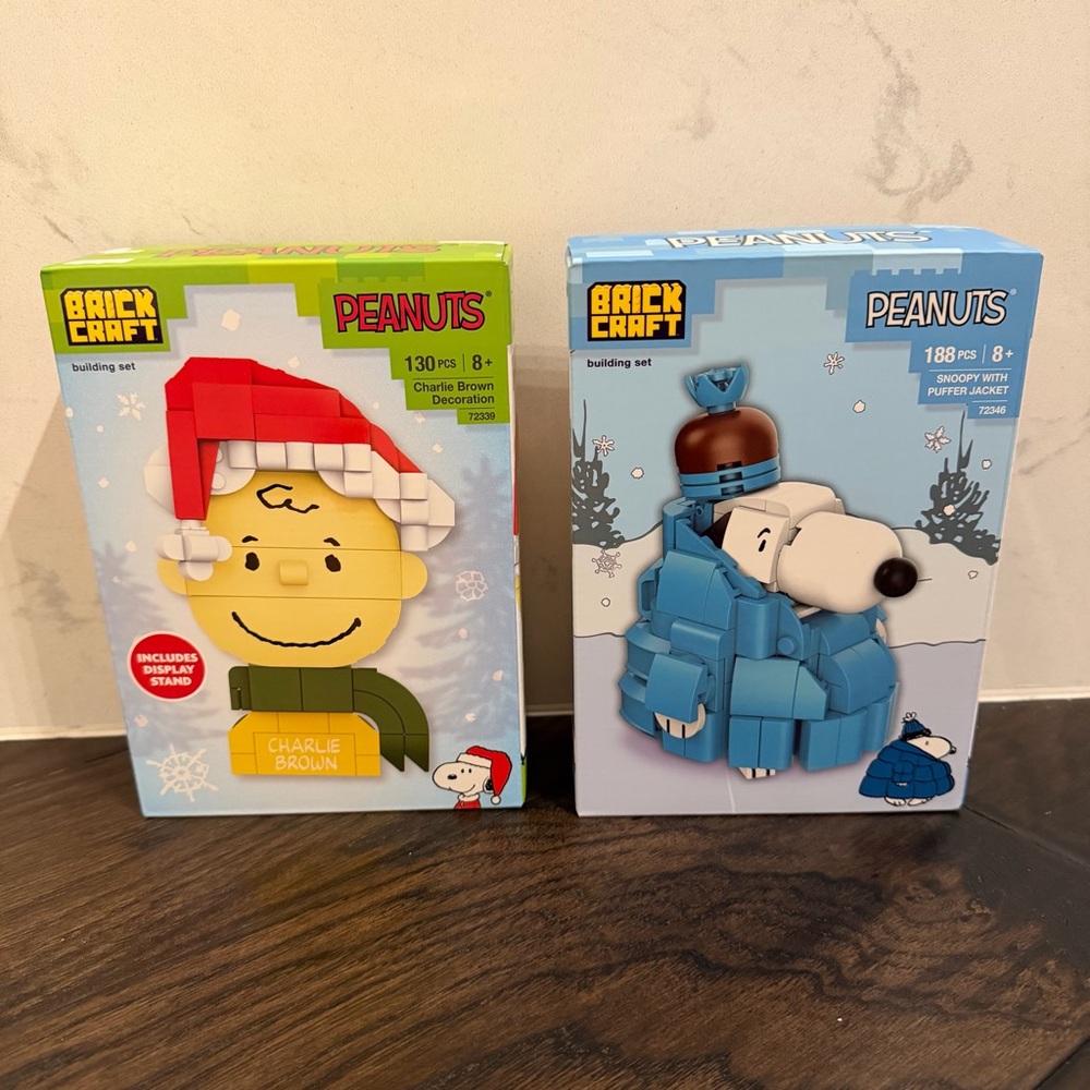 Peanuts brickcraft Building Set bundle - Charlie Brown and Snoopy